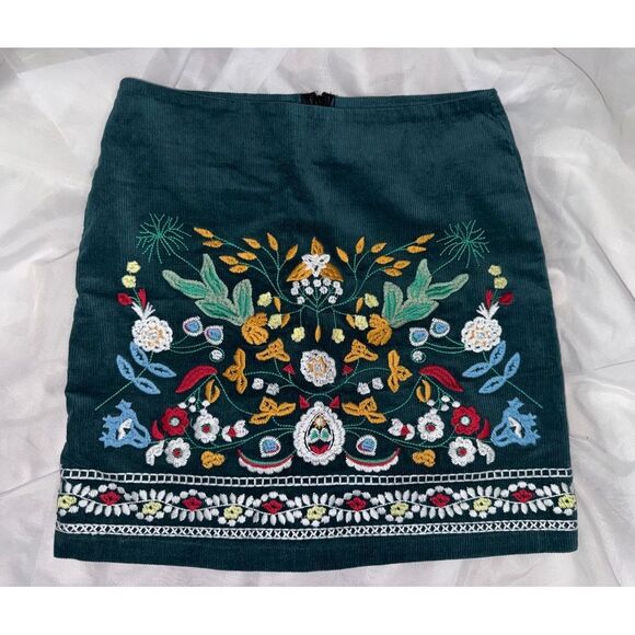 Simplee teal green corduroy skirt with detailed embroidery size‎ large - Picture 1 of 5